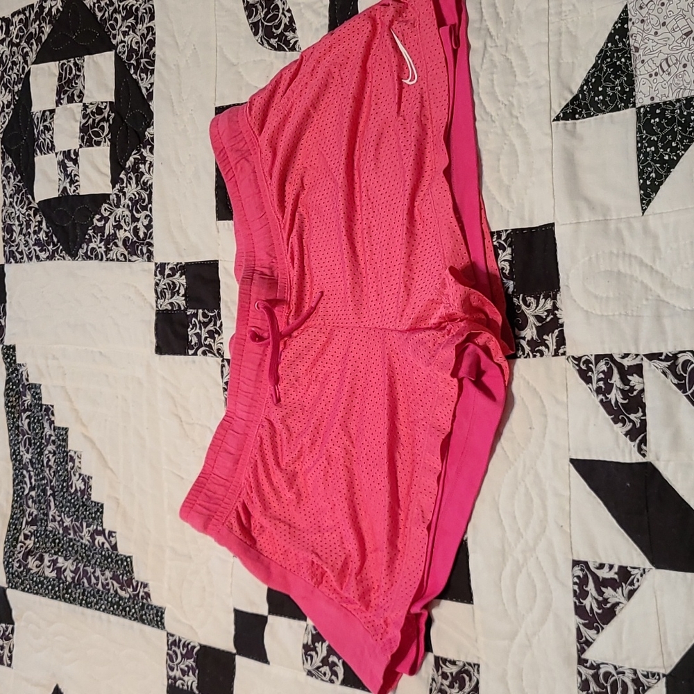 Nike athletic shorts, sz L. Pink